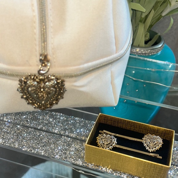 DOLCE & GABBANA Devotion Cosmetic Pouch With Matching Hair Clips NWOT - Picture 2 of 9